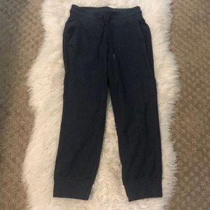 Lululemon Ready to Rulu High-Rise jogger crop in navy blue